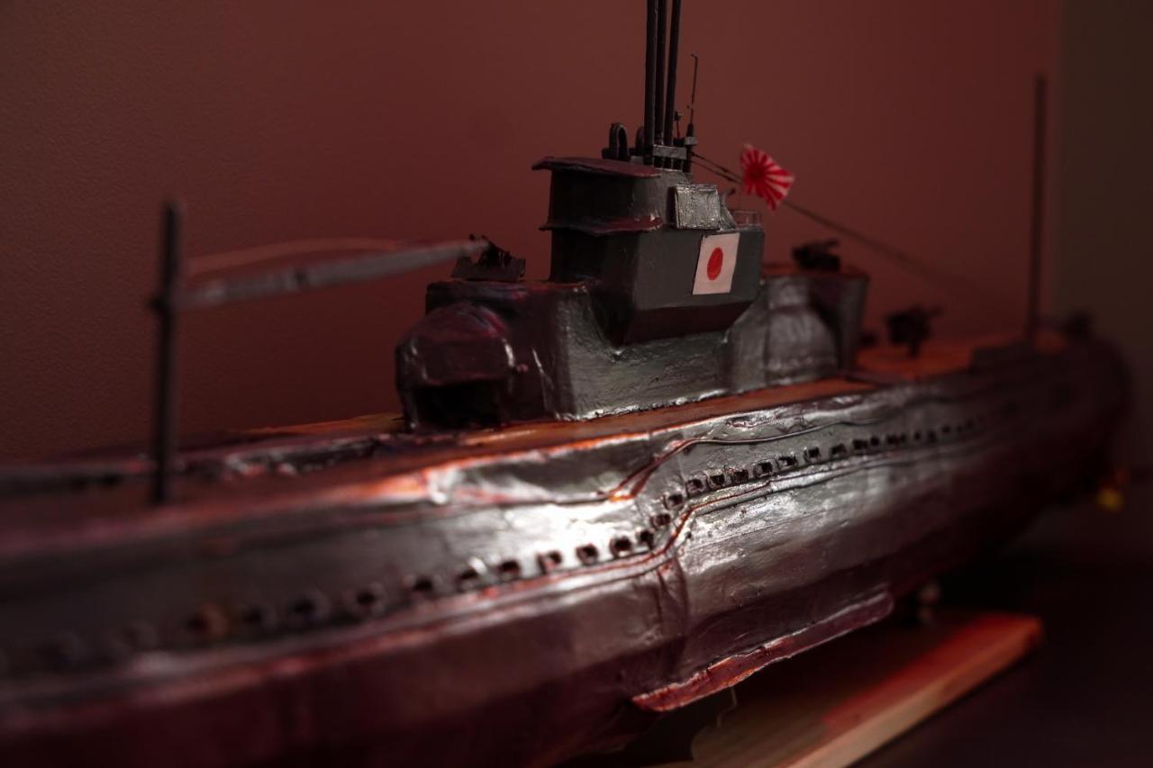 Red Submarine Kure Exterior foto